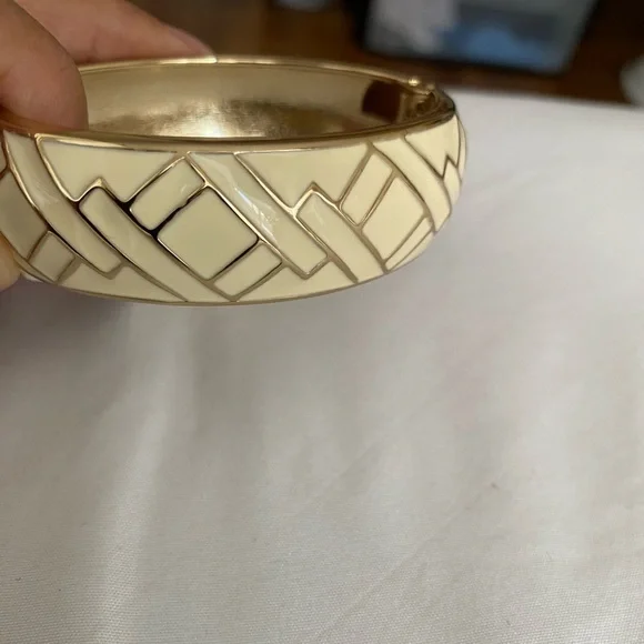 J. Crew Enamel Bracelet Vanilla & Gold Tone - Picture 4 of 6